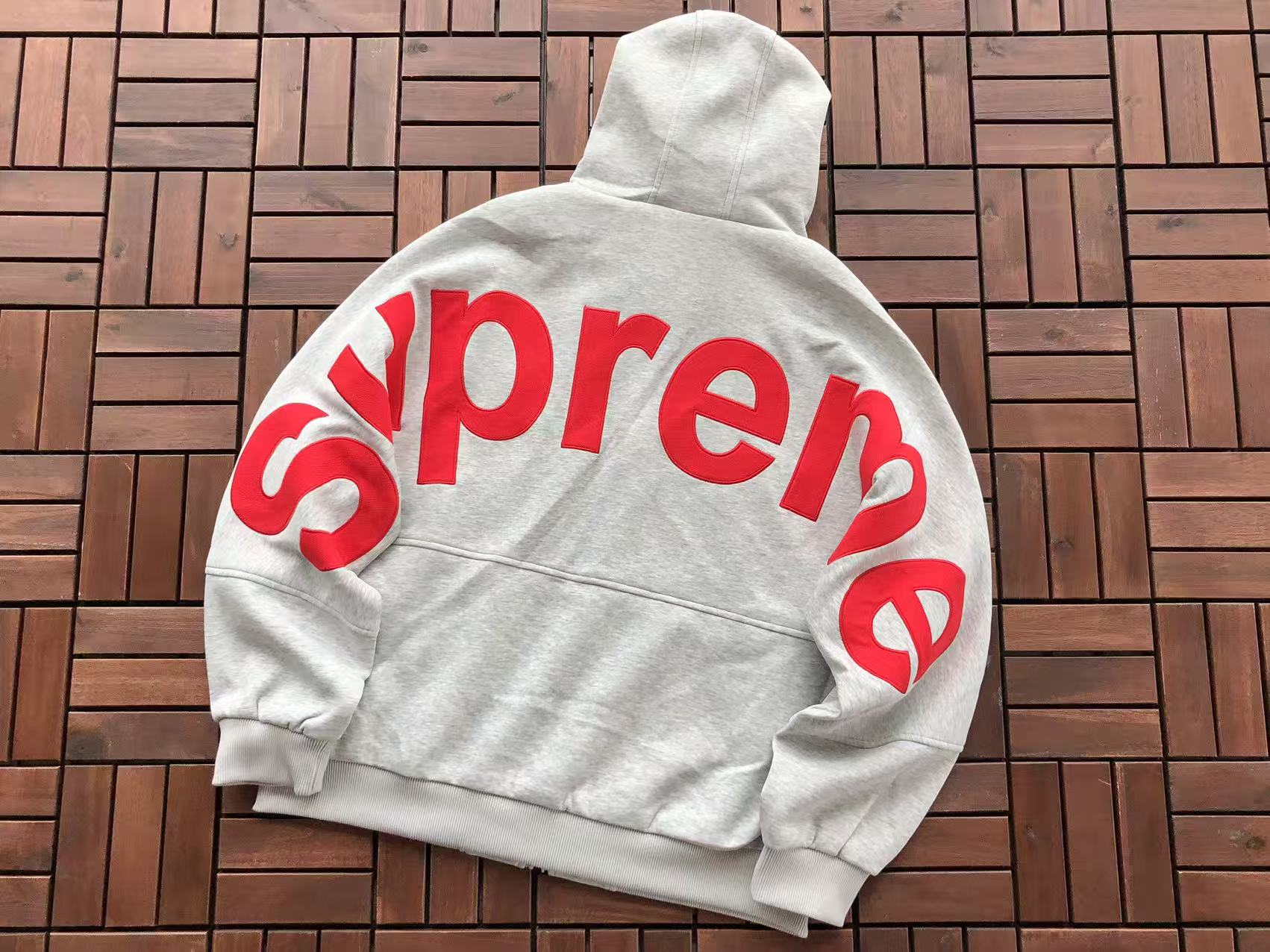 Supreme Big Logo